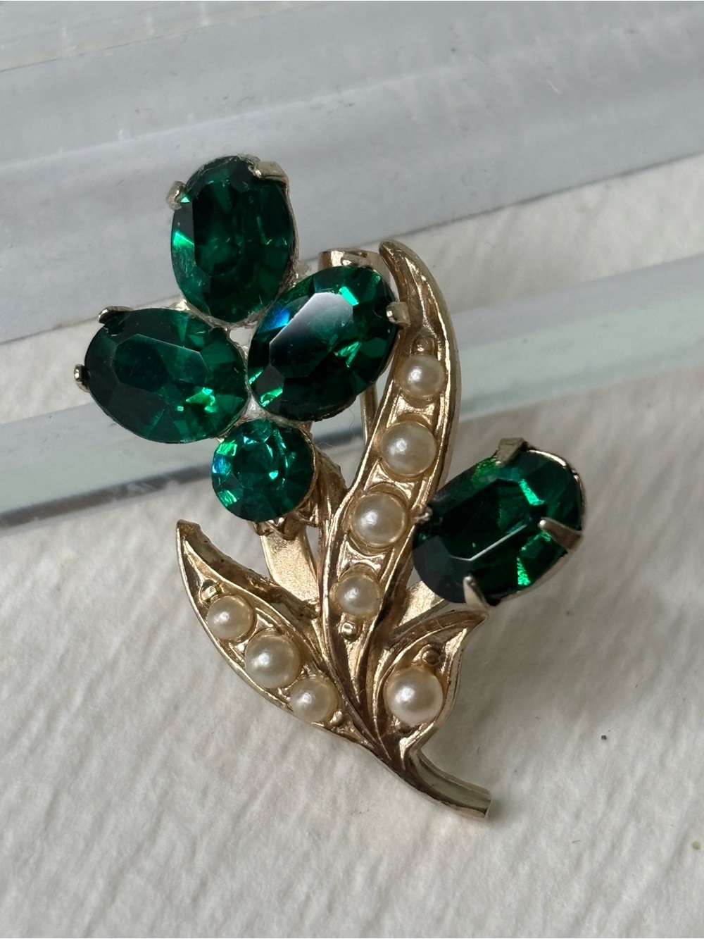 Vintage Coro Goldtone Emerald Green Rhinestones Faux Pearl Brooch